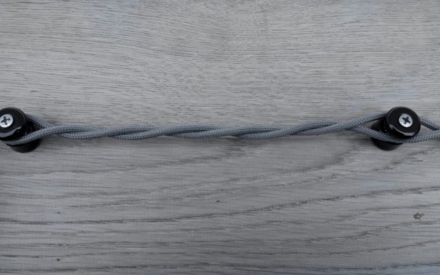 Провод для наружной электропроводки серый 7028