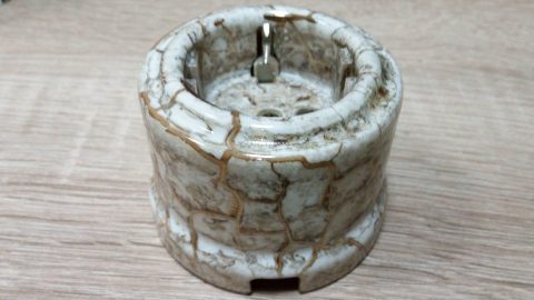 Ретро розетка накладная с заземлением BIRONI керамическая "Мрамор"