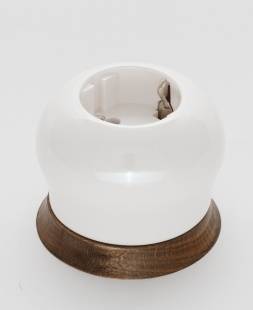 Розетка накладная с заземлением BIRONI "Фаберже" керамическая перламутр