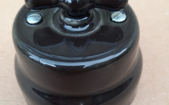 Выключатель накладной поворотный Винтаж Металл металлический цвет медь